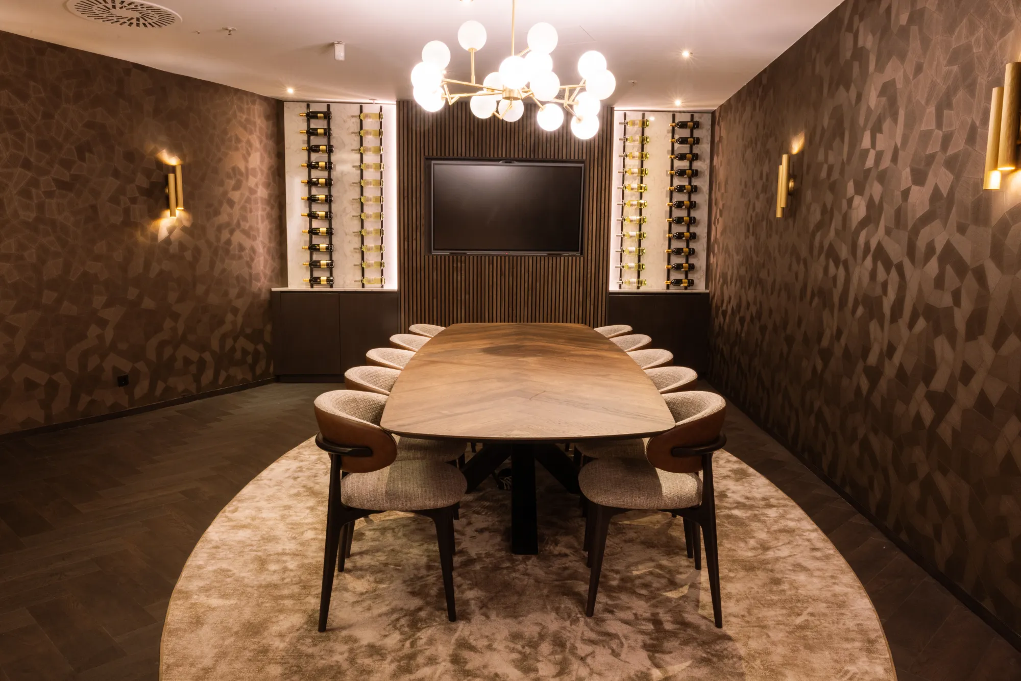 ('Private Dining by L&T